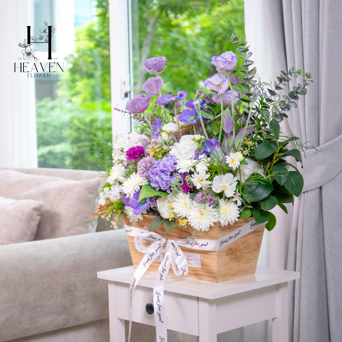 Garden roses in cream tones